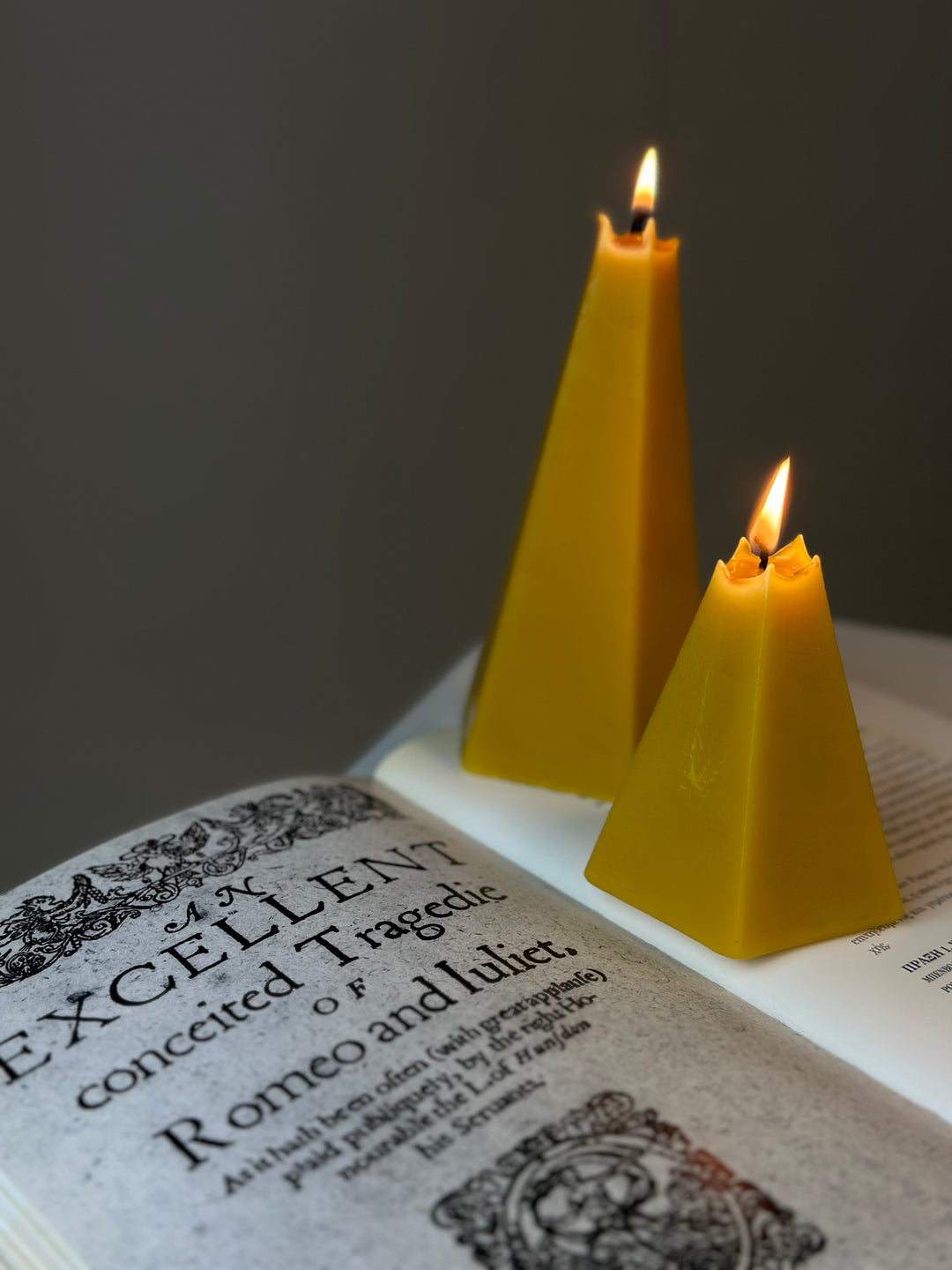 RωMEO & JUλIET - Beeswax Pillar Candles